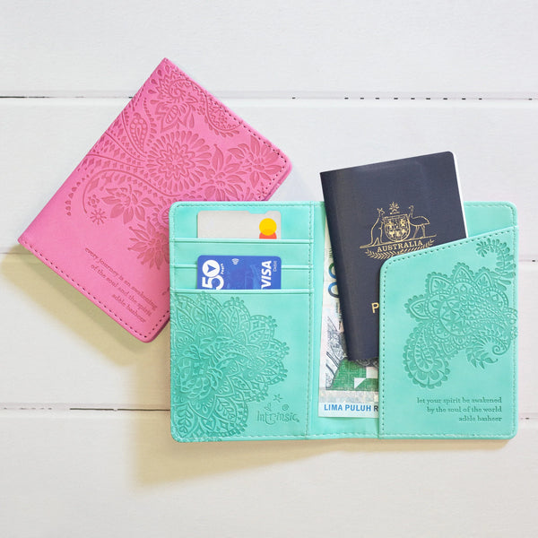 Passport Wallet | Tahitian Turquoise