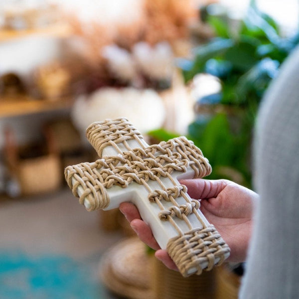 Como Woven Cross