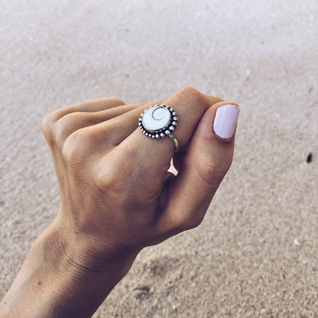 Shiva Dotted Shell Ring